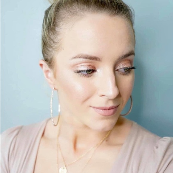 Bundle of Liquid Eyeshadow, Twisted Mascara, & Eyeliner - Picture 5 of 5